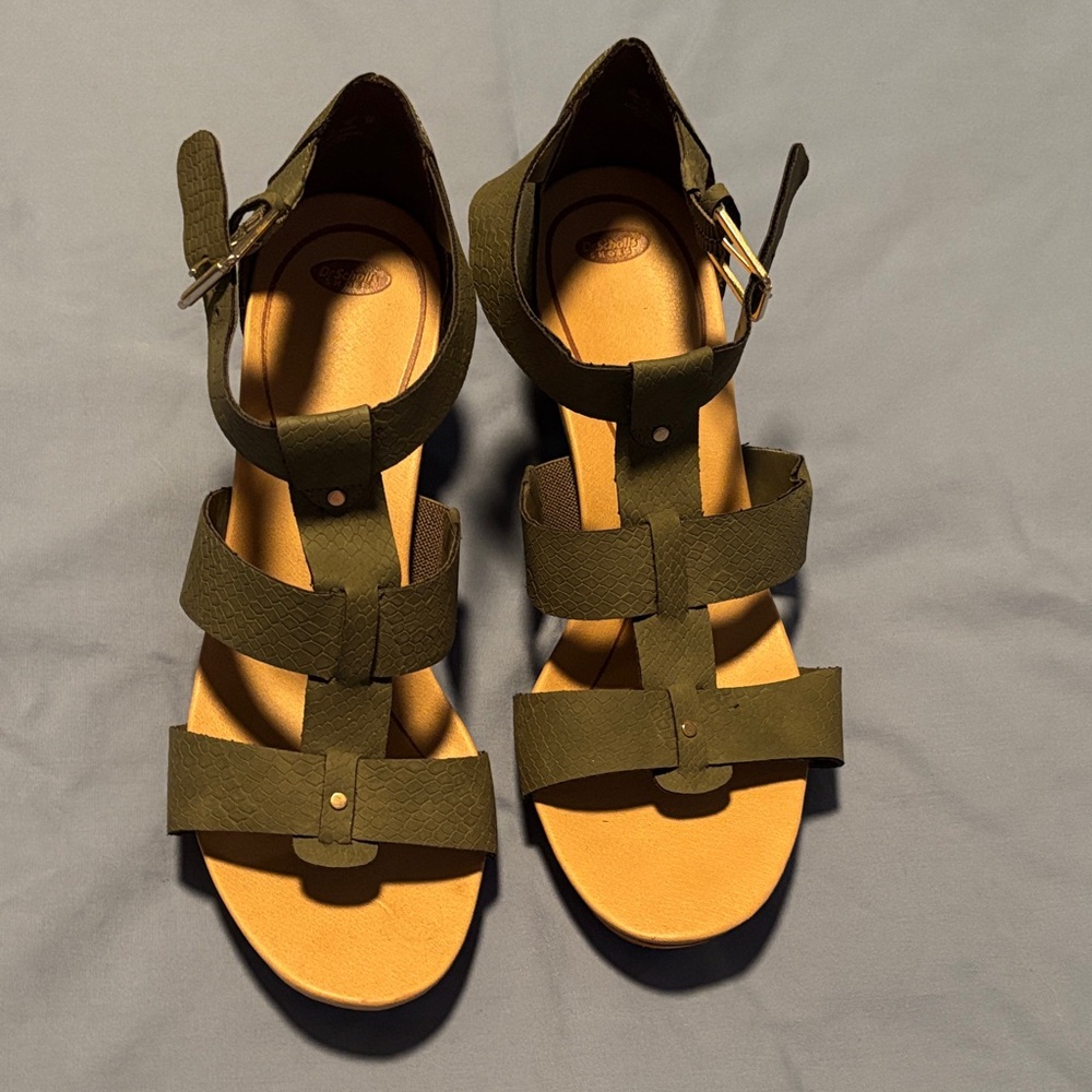 Dr. Scholl's Olive Green T-Strap Buckle Sandals